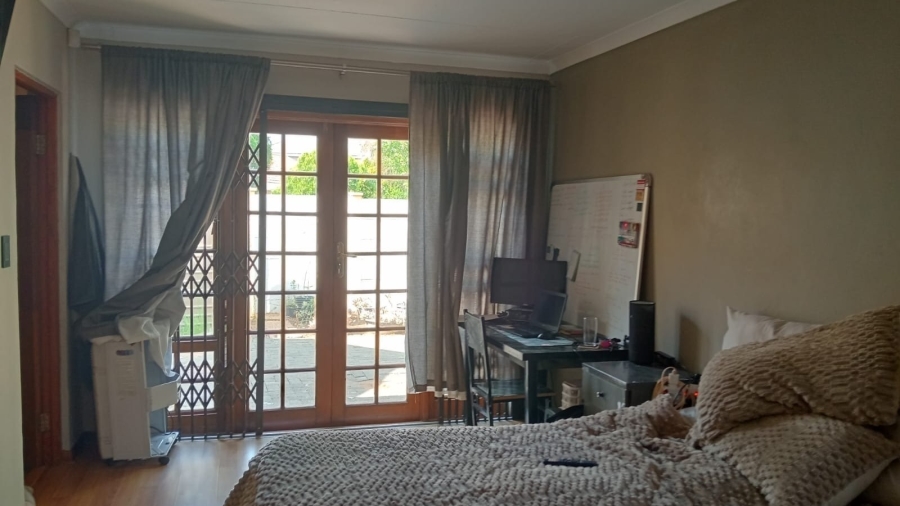 4 Bedroom Property for Sale in Pellissier Free State